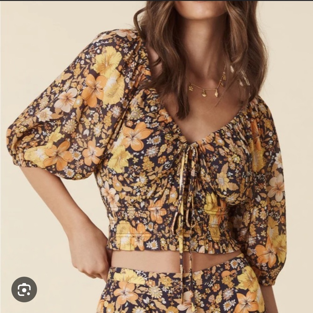 NWT SPELL Hibiscus Lane Short Sleeve Top Size Small Licorice